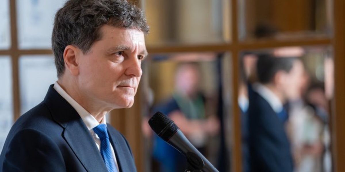 Nicușor Dan atacă legea ANI la Curtea Constituțională