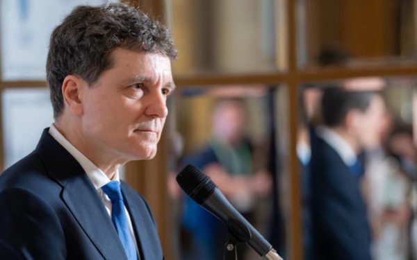 Nicușor Dan atacă legea ANI la Curtea Constituțională