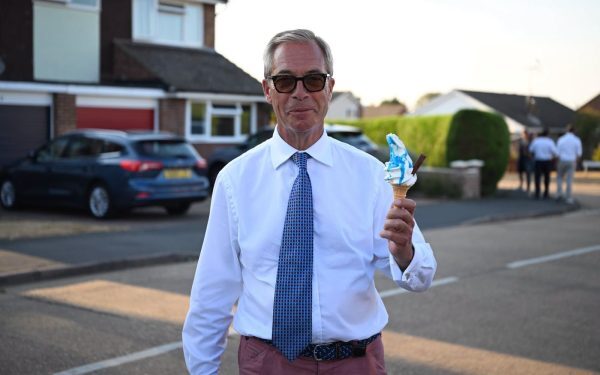 Farage, huiduit la Clacton: problema sa politică e abia la început
