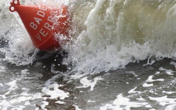 Eforie: Bărbat s-a înecat după ce a fost salvat de 3 ori