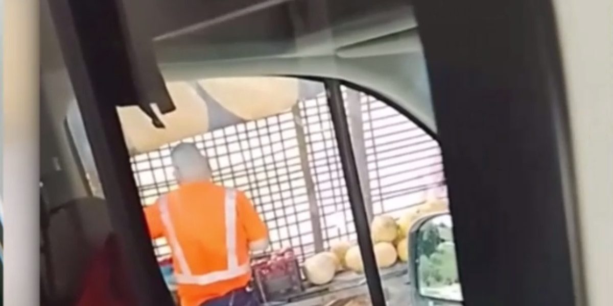 Ambulanță cu copil bolnav, oprită pentru pepeni. DSU, anchetă