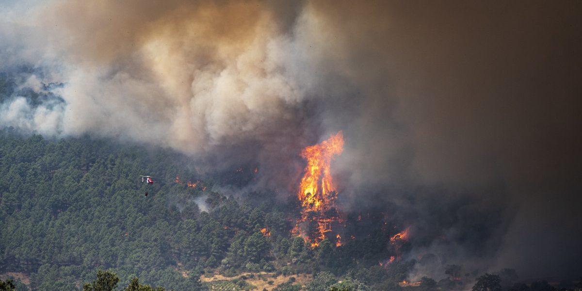 MAE: Cod roșu incendii în Valencia, risc maxim