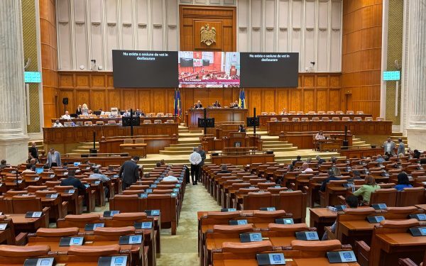 Legea ANI, votată de toți, dar mai puțin de jumătate din deputați