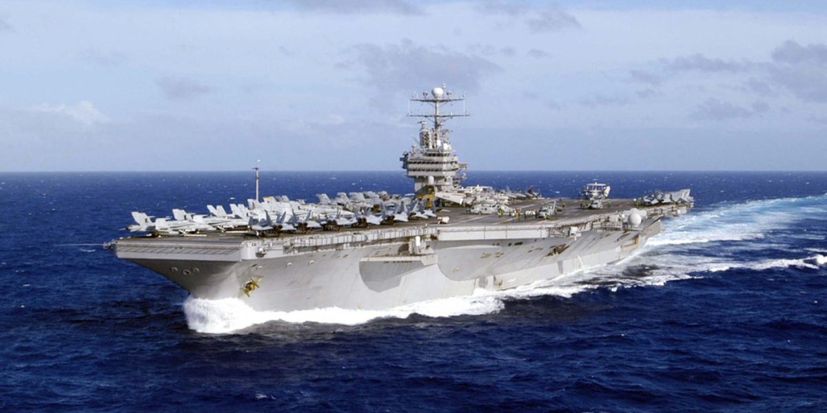 USS Abraham Lincoln, criză pe portavion: marinari, peste bord după luni de mare