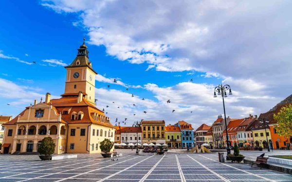 România pierde turiști români, dar câștigă străini