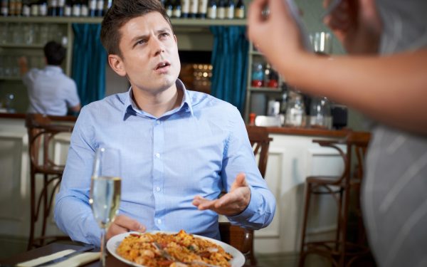 Ce faci dacă restaurantul îți dă altceva decât comanzi?