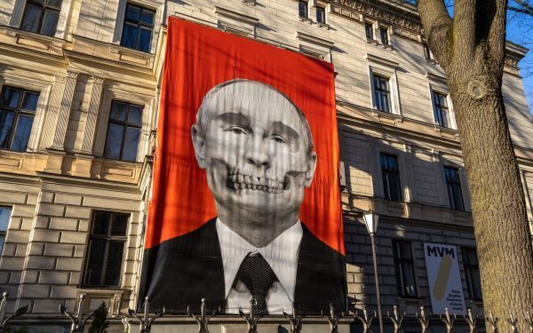 Putin escaladează războiul: Ungaria acuză NATO de pregătiri ascunse