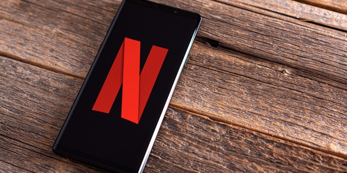 Netflix și Disney+, streaming gratuit contra reclame, după scumpiri