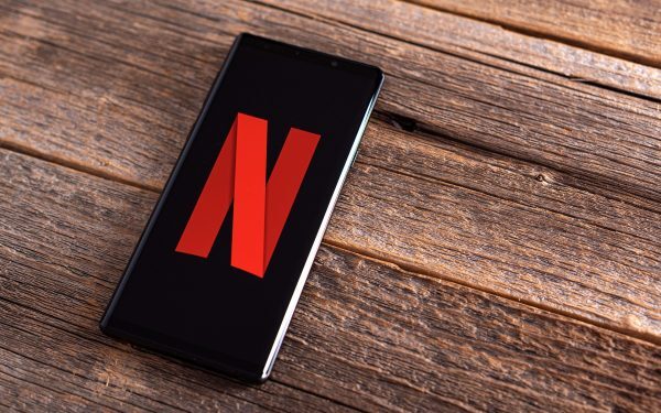 Netflix și Disney+, streaming gratuit contra reclame, după scumpiri