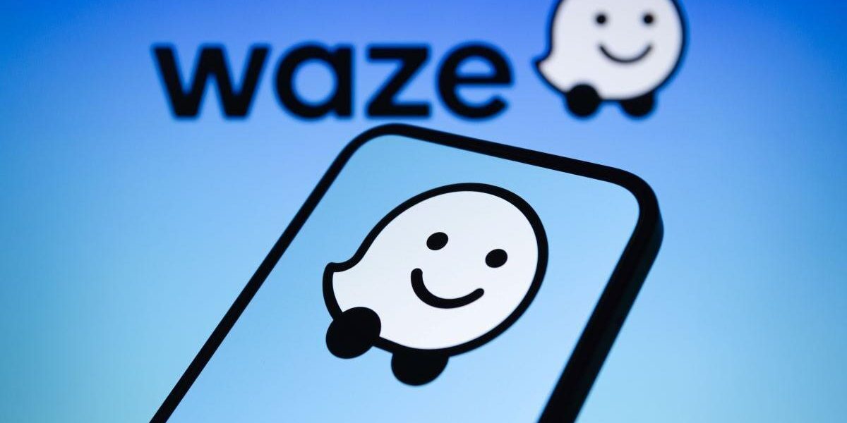 Waze: Raportezi pericole din volan în secunde