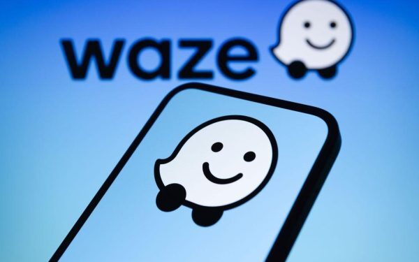 Waze: Raportezi pericole din volan în secunde