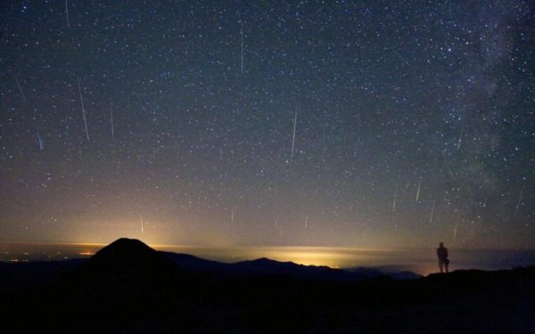 Perseidele 2026: România sub ploaie de stele căzătoare. Vezi la ce oră