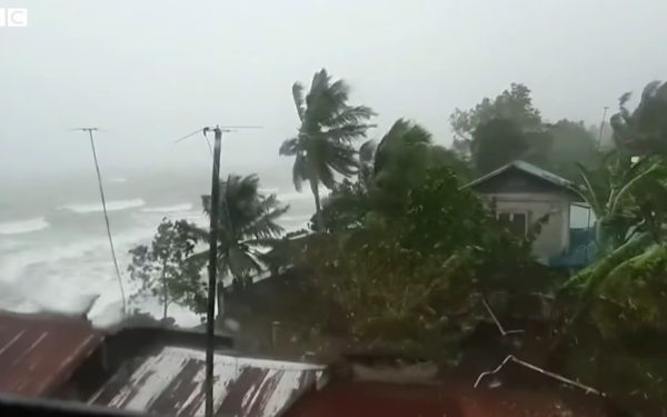 MAE: Taifun Dolphin, alerta pentru Japonia. Okinawa, în pericol