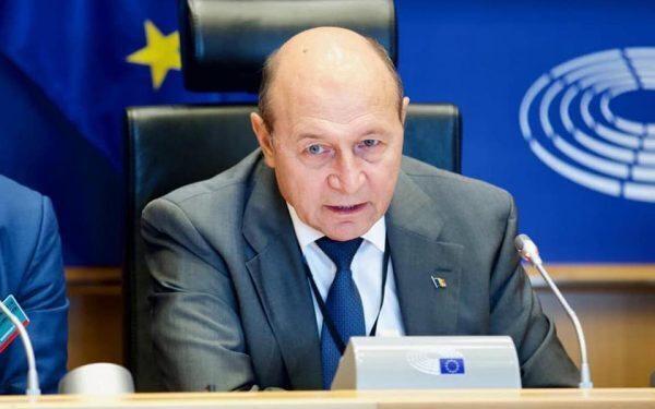 Băsescu, despre PNRR: România, zero creștere economică, neputință administrativă