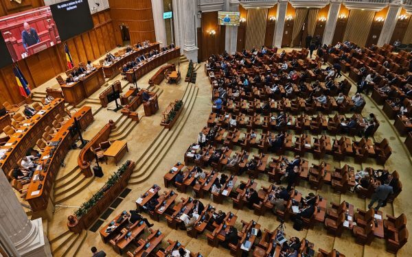 PNRR, SAFE, votate în scandal. AUR și SOS, contra decarbonizării