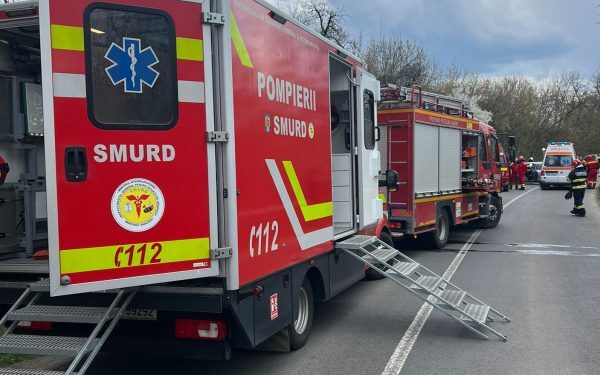 Accident Cumplit pe DN 67C, Alba: 4 Victime, 3 Încarcerate, Trafic Blocat