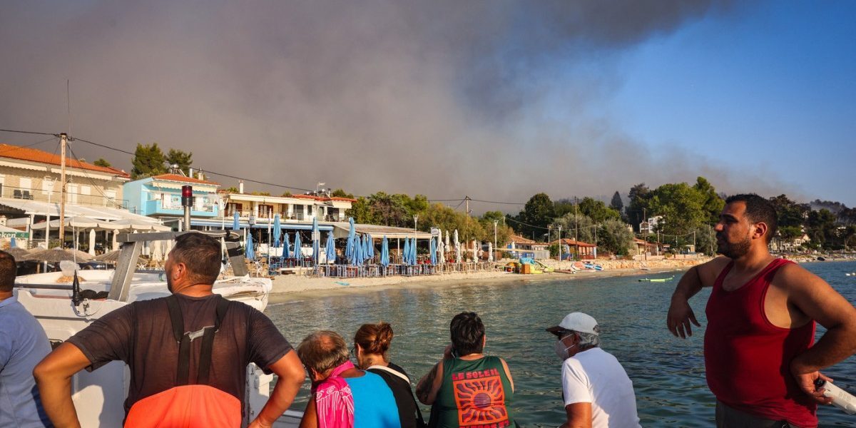 Halkidiki sub flăcări: Mesaj Consulat Salonic pentru turiști