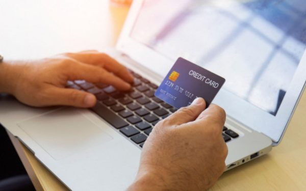 Salariații unei mari bănci din România amenință cu greva