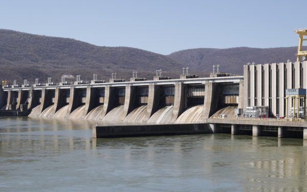 Dunărea-Nămol. Porțile de Fier, la jumătate din producție