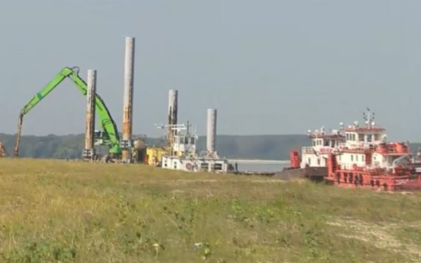 Barje scufundate în Dunăre pentru Cernavodă