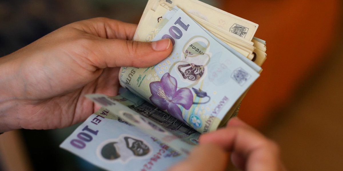România: Bani de alocații și indemnizații, înainte de termen, în august