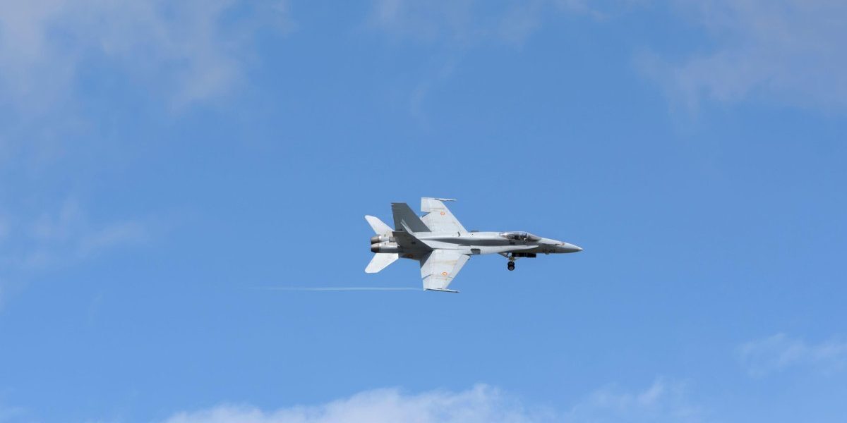 Tulcea sub foc? Avioane spaniole F-18, survolând județul