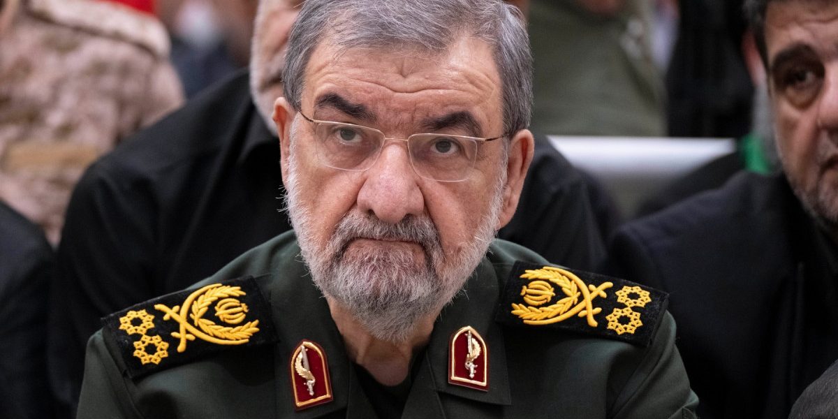 Gardă veche, putere nouă: Comandant militar, emisar Khamenei în CS