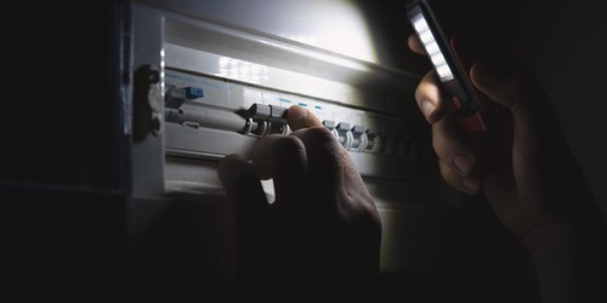 România, pe marginea prăpastiei: Blackout și raționalizări, avertizează experții