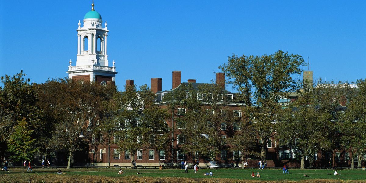 Trump, umilit: Judecătorul refuză atacul pe Harvard, proteste pro-palestiniene