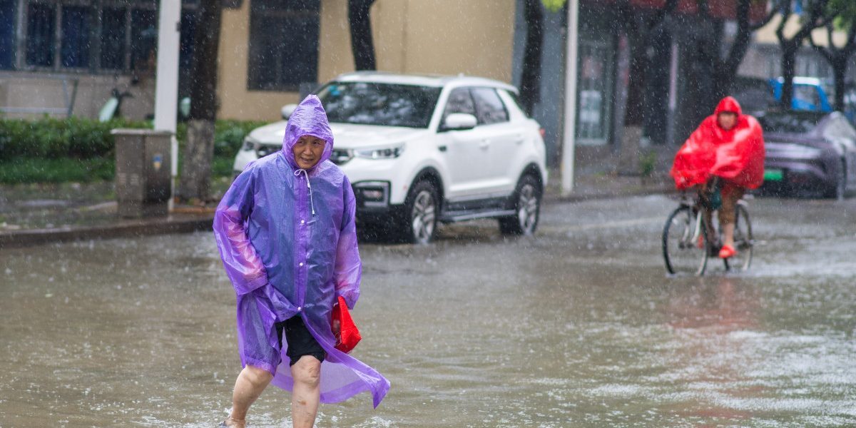 Dolphin devastator: 1 milion evacuați, sute de zboruri anulate în China