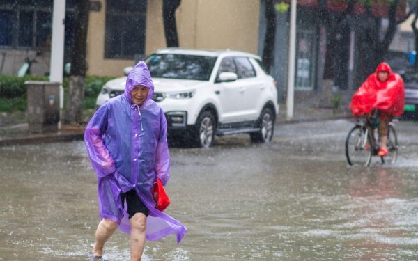 Dolphin devastator: 1 milion evacuați, sute de zboruri anulate în China