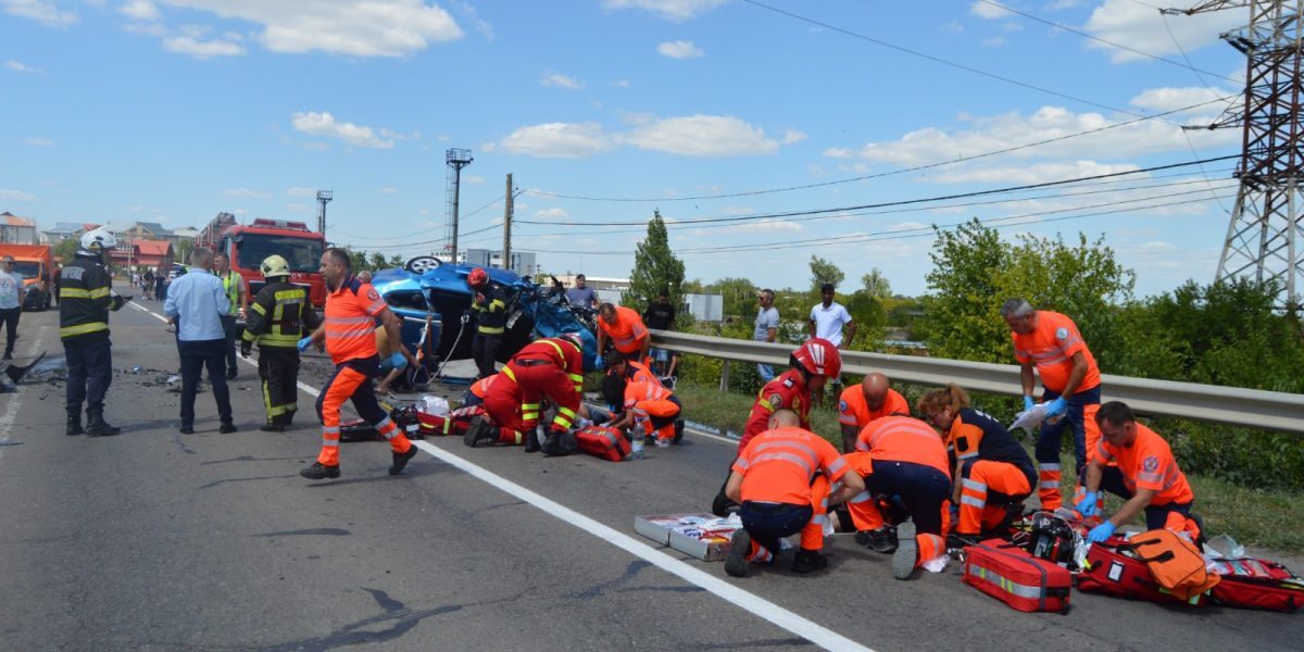 Brăila: Doi soți morți, mamă și 3 copii răniți grav
