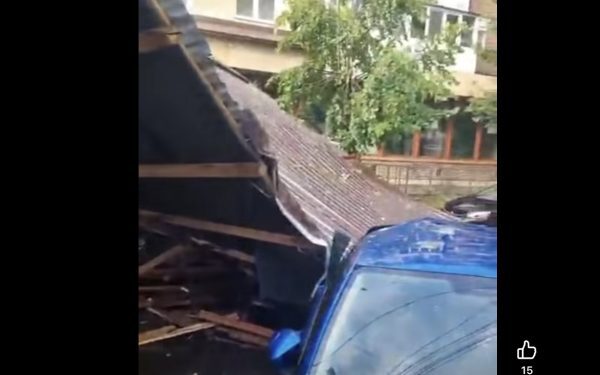 Sibiu: Bloc prăbușit peste mașini, fără victime