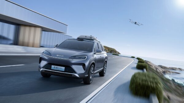 China: Mașini electrice depășesc 60% din vânzări pentru prima dată