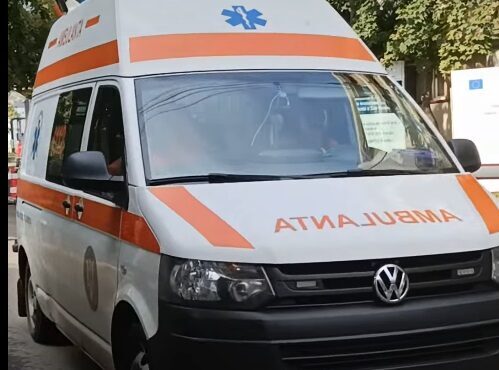 Cluj: Tineri au atacat ambulanța cu bâte și pietre