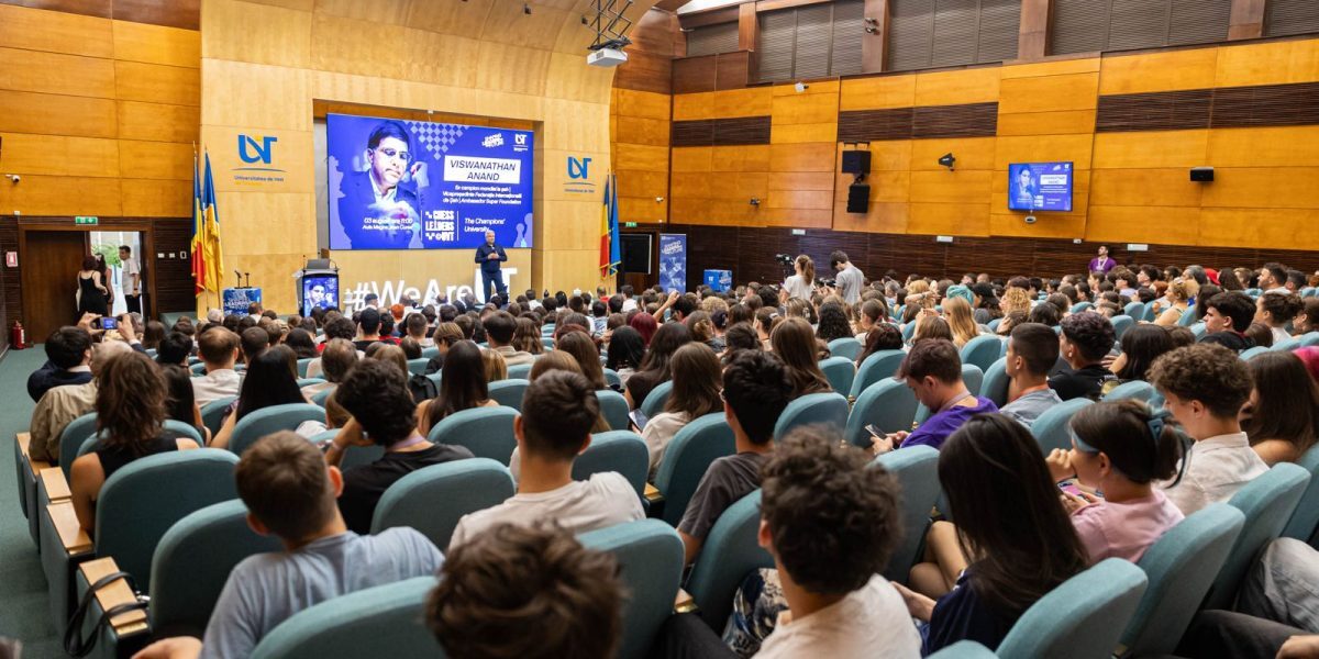Anand, ambasadorul șahului, a încheiat turneul național România