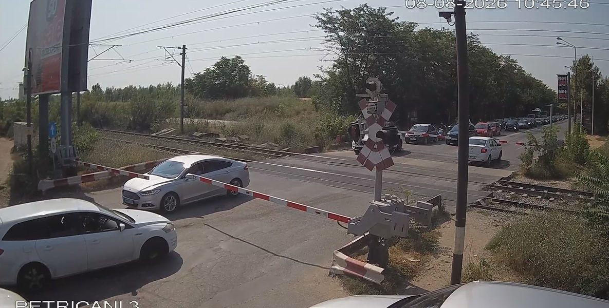 Șoferi prinși la Petricani! Avertisment CFR dur