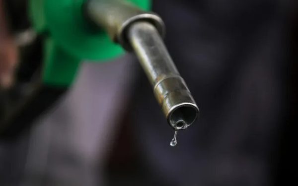 Scumpiri la pompă: Motorina și benzina, mai scumpe brusc în plin sezon de concedii