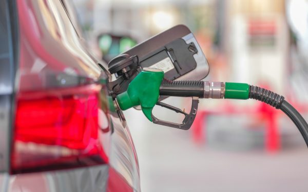 Scumpiri șoc la pompa de benzină. Ce prețuri au carburanții azi în România
