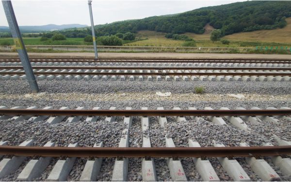 Obstacole pe calea ferată Constanța-Mangalia. Poliția anchetează