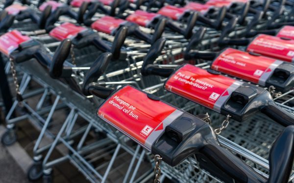 Hipermarket: Cât de mult ajută locurile de muncă