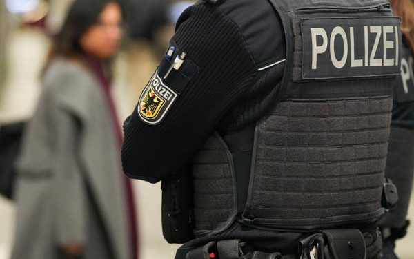MAE, reacție fermă: Românca, spion în Germania, capturată