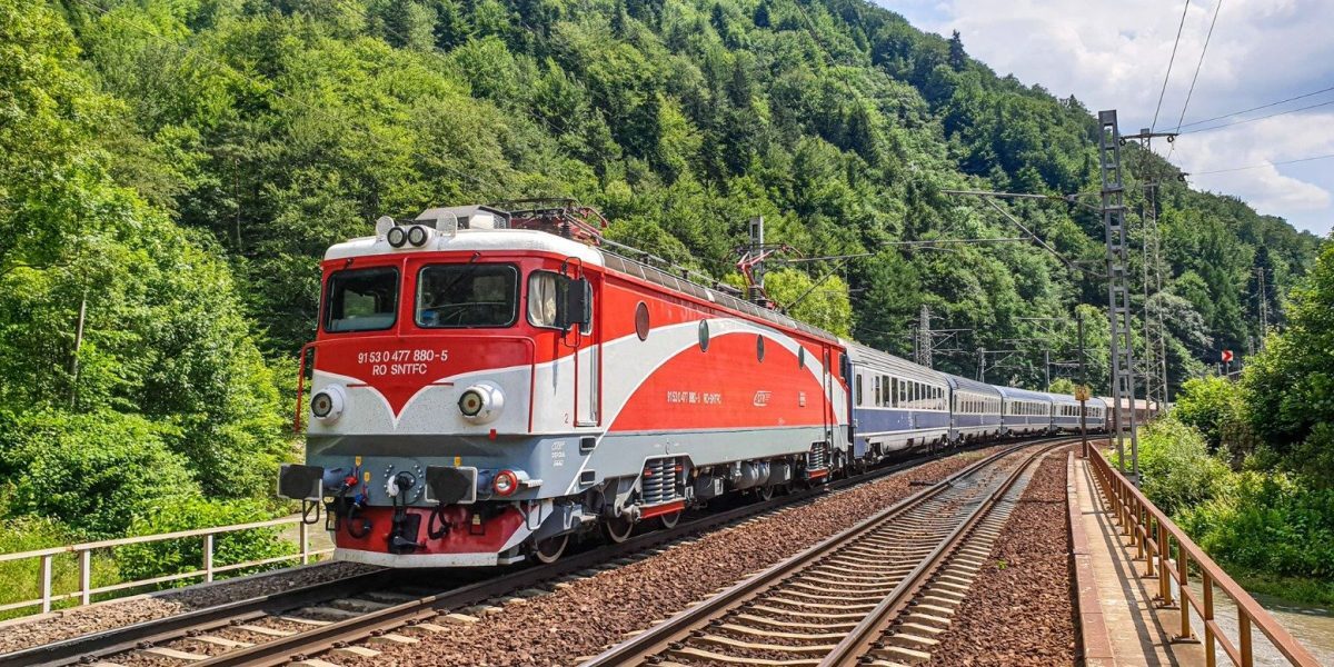 Cluj-Oradea: Diesel pe calea ferată electrificată, risc PNRR
