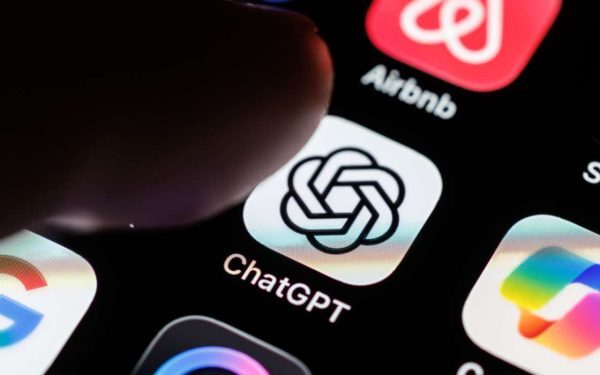 ChatGPT: Elimină limite, bagă reclame și secrete