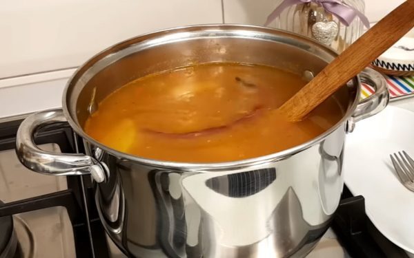 Ciorba de vită: Cât timp e sigură la frigider