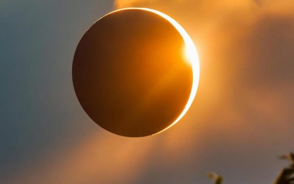 Eclipse: Cum face universul posibil spectacolul