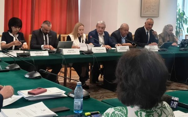 USR renunță la amendamentul pro-Fritz. Legea integrității merge la vot