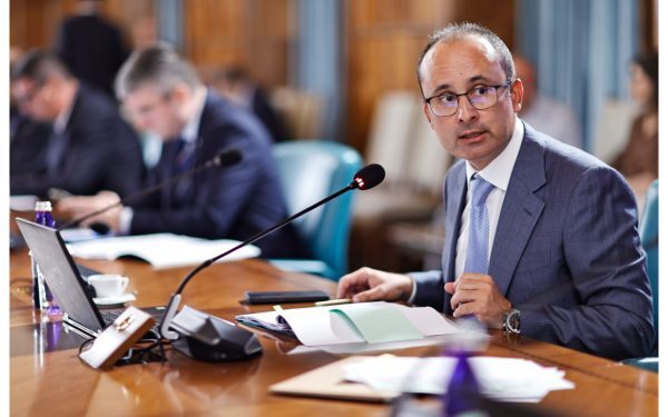 Criză energetică: Guvernul anunță măsuri dure, dar Bușoi dă asigurări