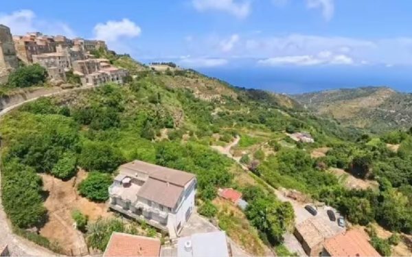 Casă ieftină în Sicilia, capcană majoră pentru britanici