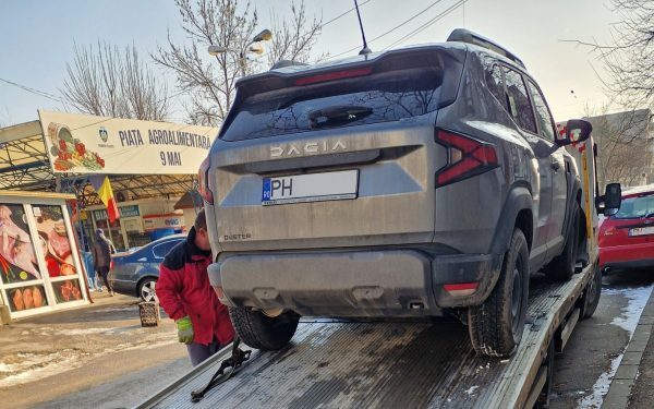 Dacia cu stopuri aburite: Condens sau defect de etanșare